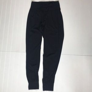 Lululemon women’s size 4 black yoga pants